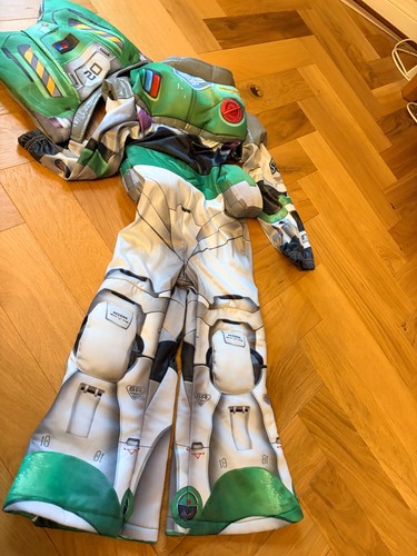 Disney store buzz lightyear - store,